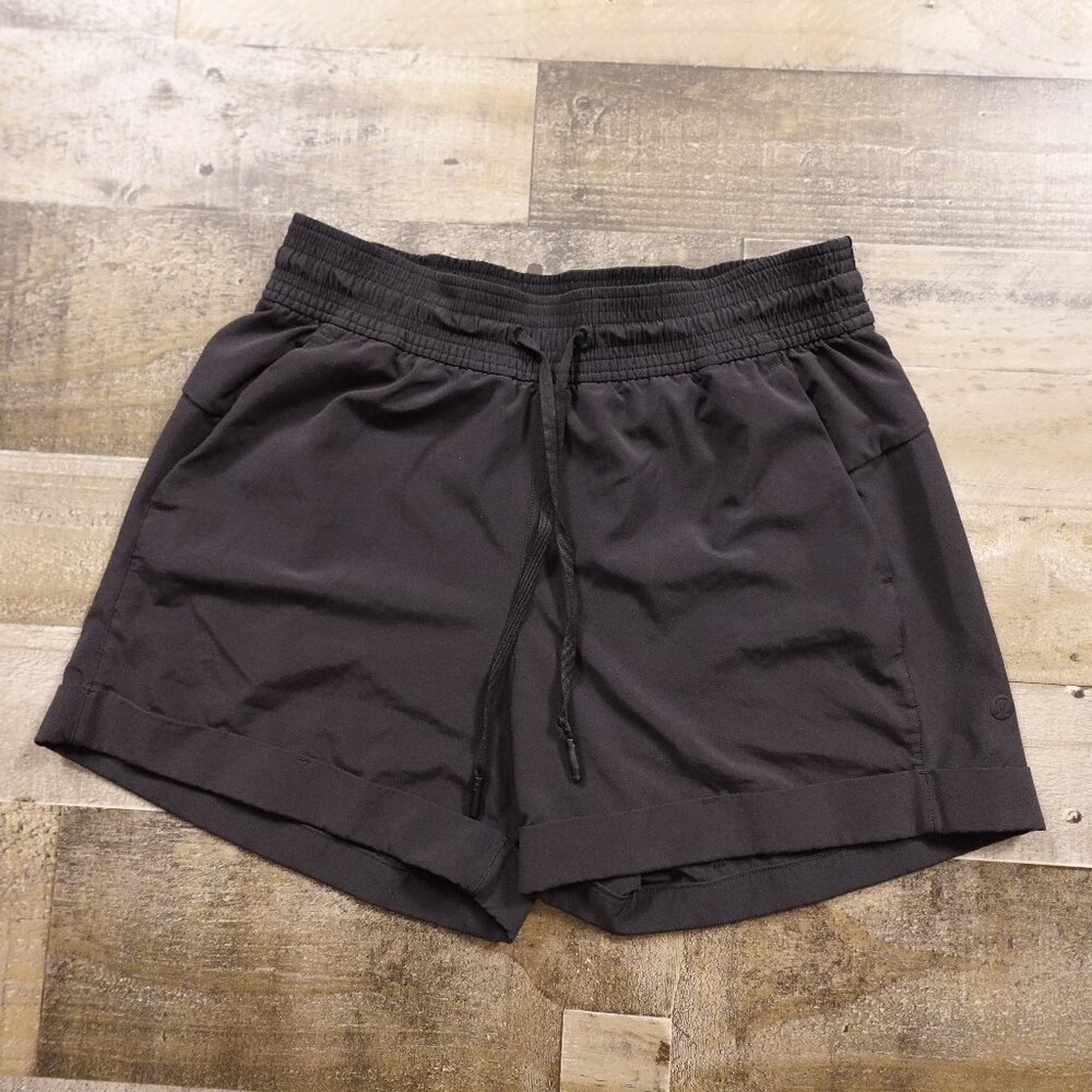Lululemon Spring Break Away Short – Black – Size 4 – 3” Inseam – 4-Way Stretch